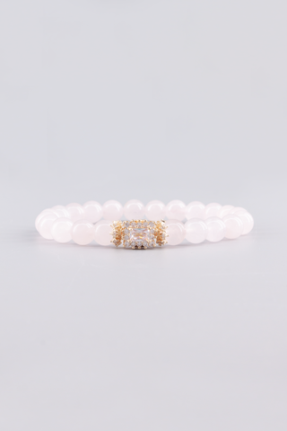 Rosenquarz Armband 8 mm – Seitenansicht des handgefertigten Schmuckstücks, Corolla Kollektion von Gembonbon