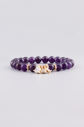 Amethyst Armband 8 mm – Seitenansicht des handgefertigten Schmuckstücks,Starry Kollektion von Gembonbon