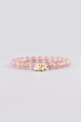 Erdbeerquarz Armband 8 mm handgefertigt – Seitenansicht, Starry Kollektion von Gembonbon