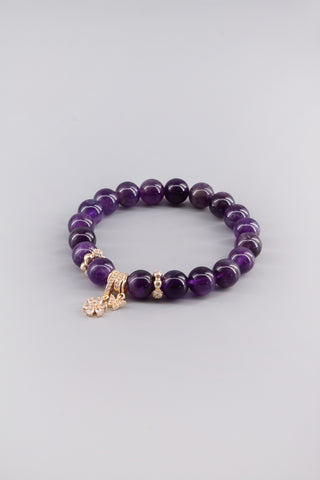 Handgefertigtes Amethyst Armband 10 mm – Geschenk für Ruhe & spirituelle Klarheit, Starlight Kollektion von Gembonbon (Vorderansicht)
