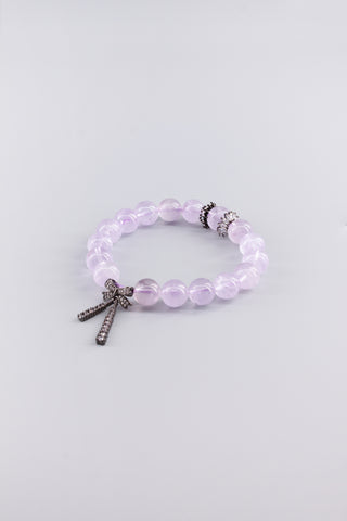 Handgefertigtes transparentes Amethyst Armband 10 mm – Geschenk für Ruhe & spirituelle Klarheit, Crownette Kollektion von Gembonbon (Vorderansicht)