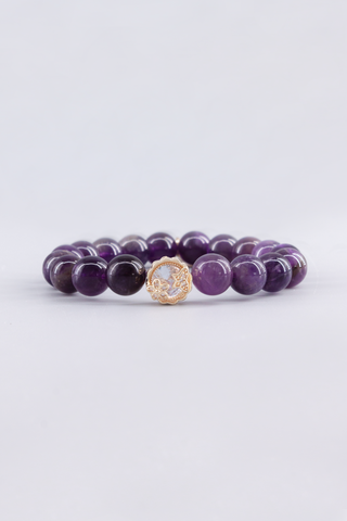 Amethyst Armband 10 mm – Seitenansicht des handgefertigten Schmuckstücks, Garden Kollektion von Gembonbon