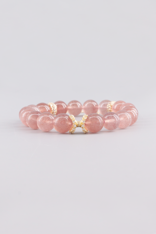 Erdbeerquarz Armband 10 mm handgefertigt – Seitenansicht, Whirl Kollektion von Gembonbon