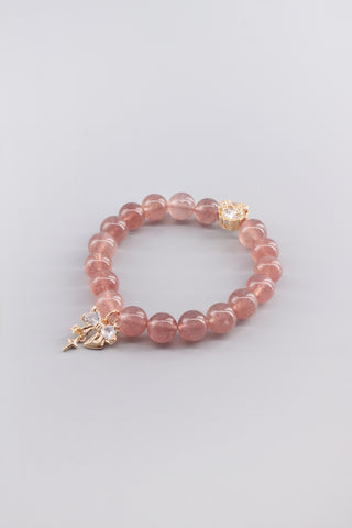 Handgefertigtes Erdbeerquarz Armband 10 mm – Geschenk für Zärtlichkeit & Selbstliebe, Garden Kollektion von Gembonbon (Vorderansicht)