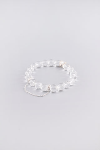 Handgefertigtes transparentes Bergkristall Armband 10 mm – Geschenk für Klarheit & Energie, Whirl Kollektion von Gembonbon (Vorderansicht)