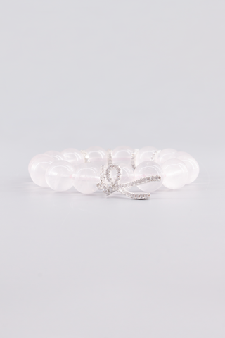 Transparentes Rosenquarz Armband 12 mm – Seitenansicht des handgefertigten Schmuckstücks, Ribbon Kollektion von Gembonbon