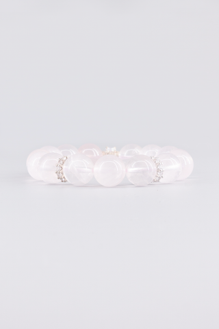 Transparentes Rosenquarz Armband 12 mm – Seitenansicht des handgefertigten Schmuckstücks, Gift Kollektion von Gembonbon