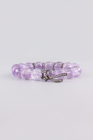 Transparentes Amethyst Armband 12 mm – Seitenansicht des handgefertigten Schmuckstücks, Ribbon Kollektion von Gembonbon