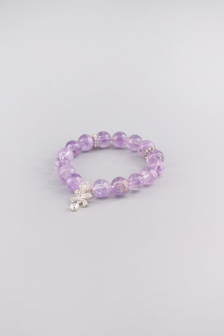 Handgefertigtes transparentes Amethyst Armband 12 mm – Geschenk für Ruhe & spirituelle Klarheit, Gift Kollektion von Gembonbon (Vorderansicht)