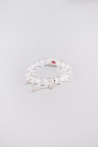 Handgefertigtes transparentes Bergkristall Armband 12 mm – Geschenk für Klarheit & Energie, Ruby Kollektion von Gembonbon (Vorderansicht)
