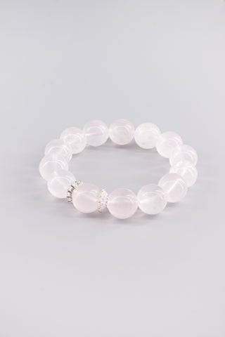 Handgefertigtes transparentes Rosenquarz Armband 14 mm – Geschenk für Liebe & Harmonie, Crown Kollektion von Gembonbon (Vorderansicht)