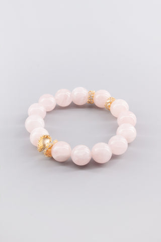 Handgefertigtes Rosenquarz Armband 14 mm – Geschenk für Liebe & Harmonie, Peplum Kollektion von Gembonbon (Vorderansicht)