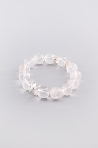 Handgefertigtes transparentes Rosenquarz Armband 14 mm – Geschenk für Liebe & Harmonie, Peplum Kollektion von Gembonbon (Vorderansicht)