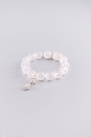 Handgefertigtes transparentes Rosenquarz Armband 14 mm – Geschenk für Liebe & Harmonie, Chime Kollektion von Gembonbon (Vorderansicht)