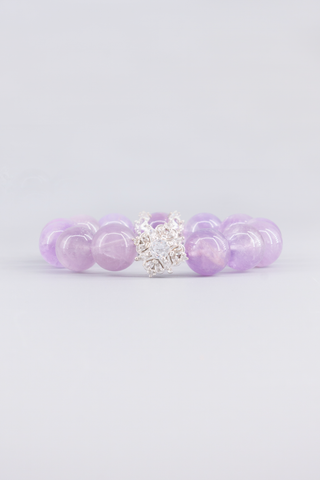 Transparentes Amethyst Armband 14 mm – Seitenansicht des handgefertigten Schmuckstücks, Princess Kollektion von Gembonbon