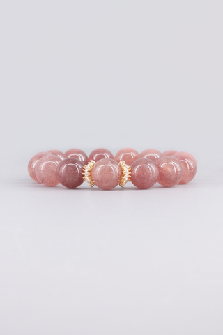 Erdbeerquarz Armband 14 mm handgefertigt – Seitenansicht, Crown Kollektion von Gembonbon
