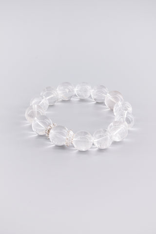 Handgefertigtes transparentes Bergkristall Armband 14 mm – Geschenk für Klarheit & Energie, Crown Kollektion von Gembonbon (Vorderansicht)