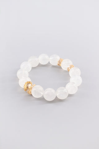 Handgefertigtes Weißquarz Armband 14 mm – Geschenk für Balance & Gelassenheit, Peplum Kollektion von Gembonbon (Vorderansicht)