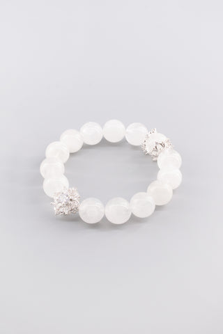 Handgefertigtes Weißquarz Armband 14 mm – Geschenk für Balance & Gelassenheit, Princess Kollektion von Gembonbon (Vorderansicht)