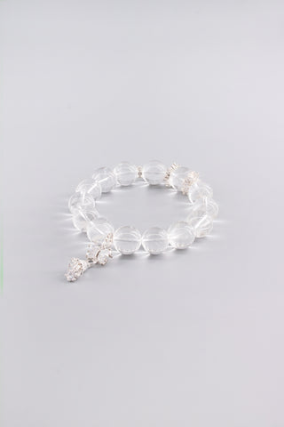 Handgefertigtes transparentes Bergkristall Armband 14 mm – Geschenk für Klarheit & Energie, Chime Kollektion von Gembonbon (Vorderansicht)